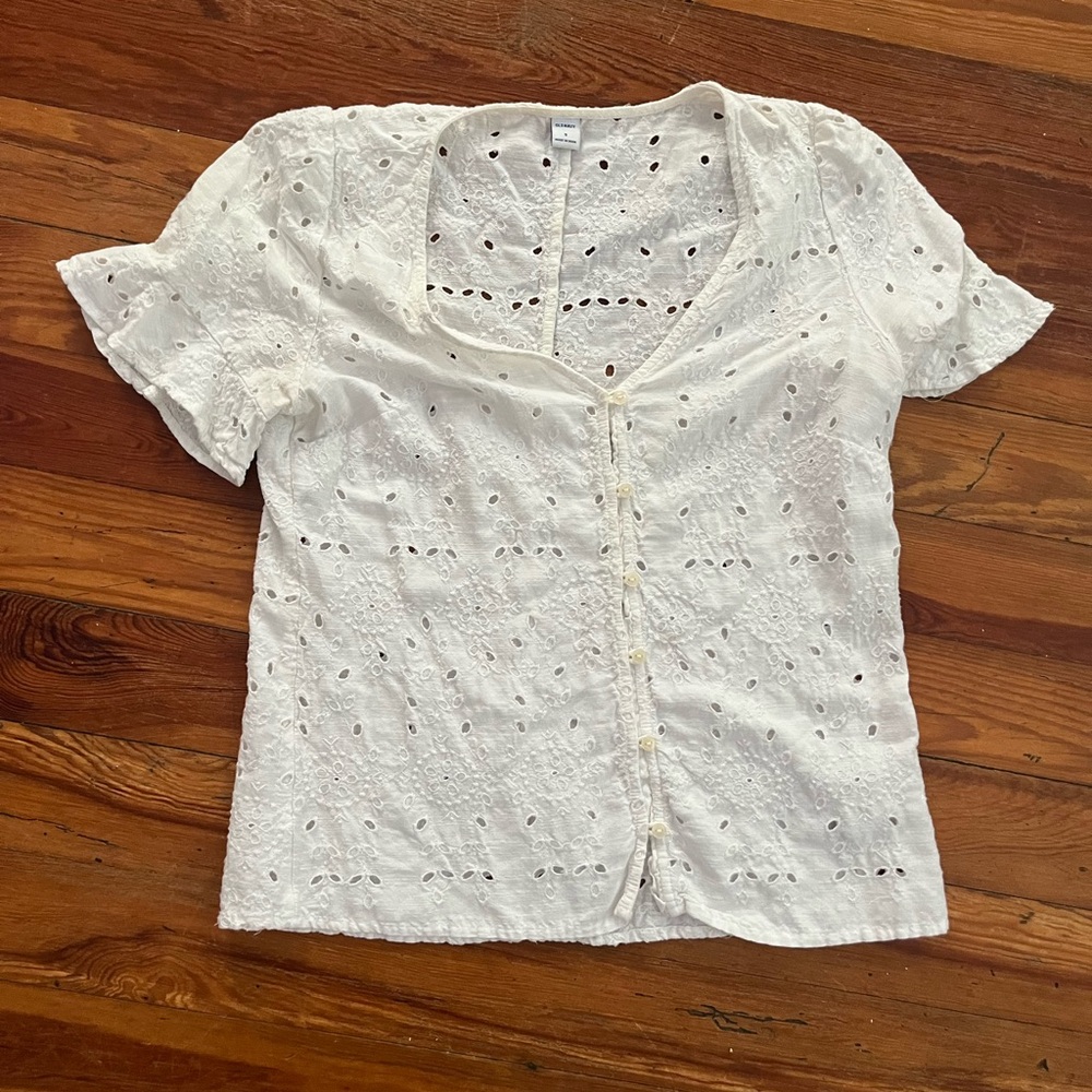 Women’s eyelet top